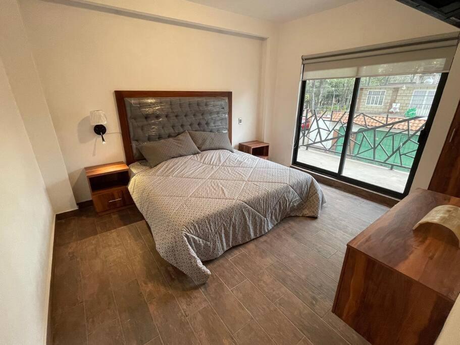 Suites C O V A D O N G A Ciudad de México Pokoj fotografie